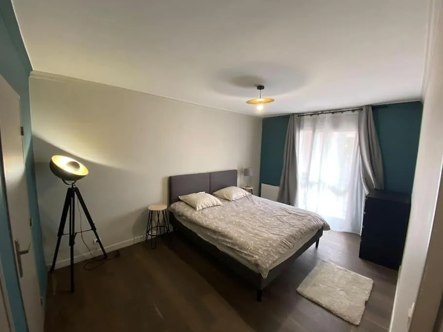 Appartement Chaleureux A La Madeleine - 2 Chambres 0*, La Madeleine (Nord) France